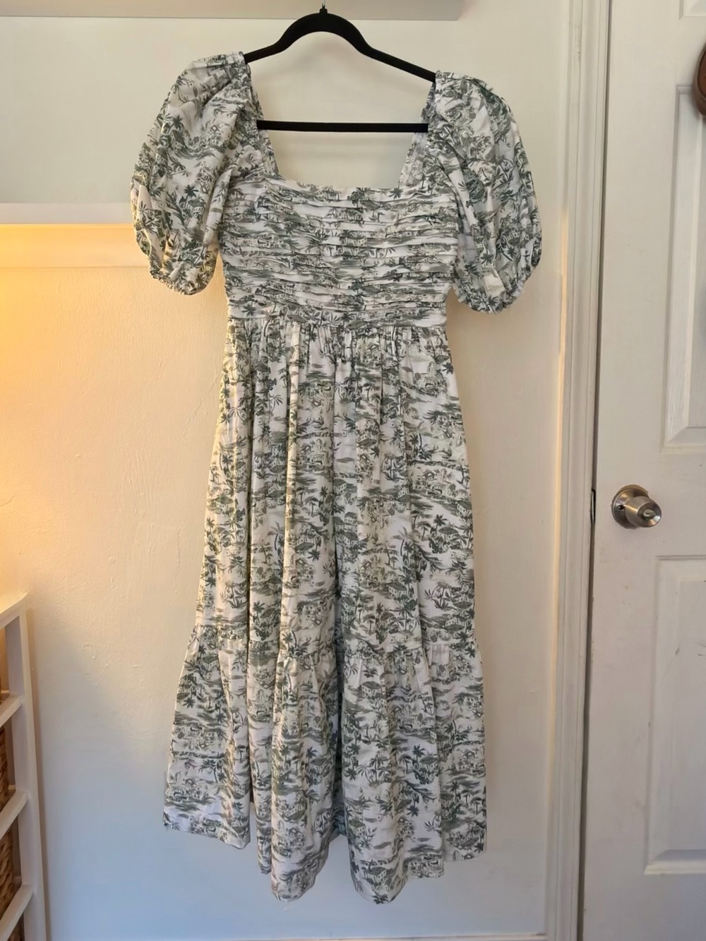 Abercrombie & Fitch Green Floral Puff-Sleeve Midi Dress